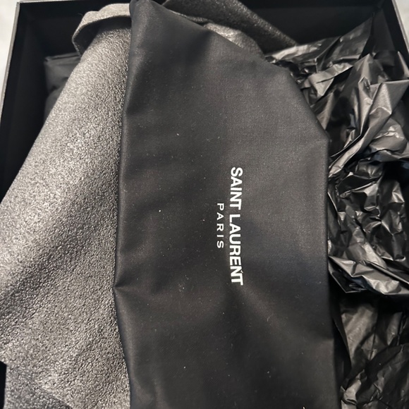 Saint Laurent - Picture 7 of 7